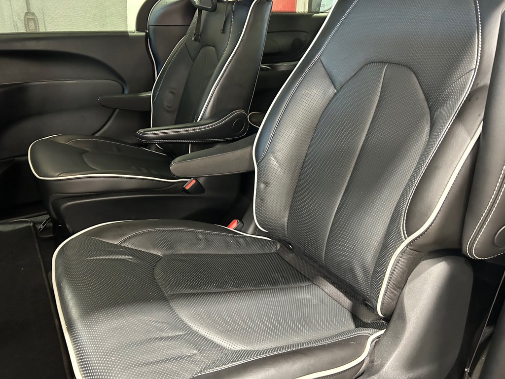 2024 Chrysler PACIFICA HYBRID PREMIUM S APPEARANCE in Grand-Sault and Edmunston, New Brunswick - 8 - w1024h768px