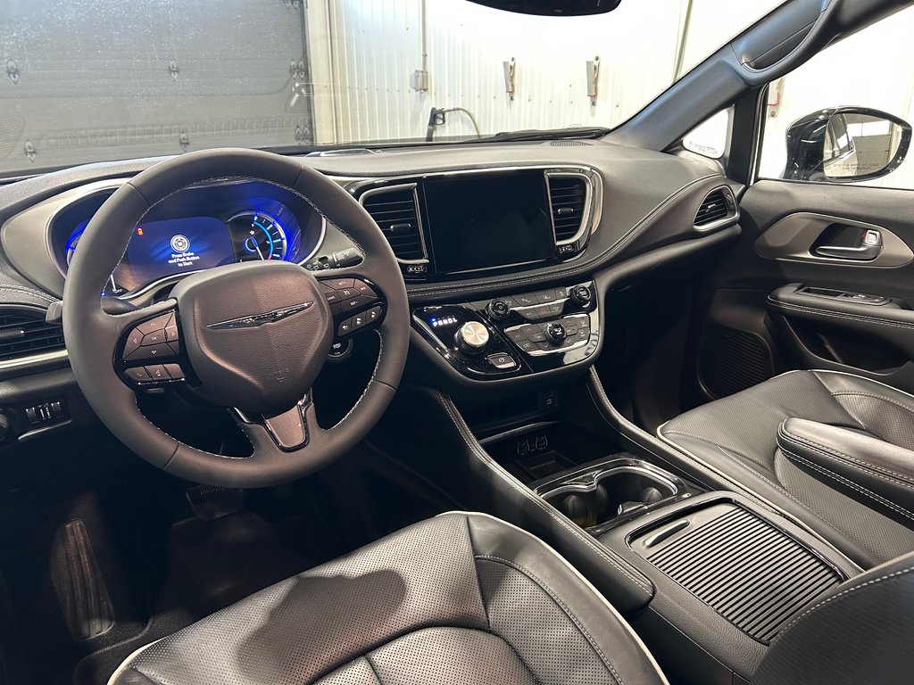 2024 Chrysler PACIFICA HYBRID PREMIUM S APPEARANCE in Grand-Sault and Edmunston, New Brunswick - 7 - w1024h768px