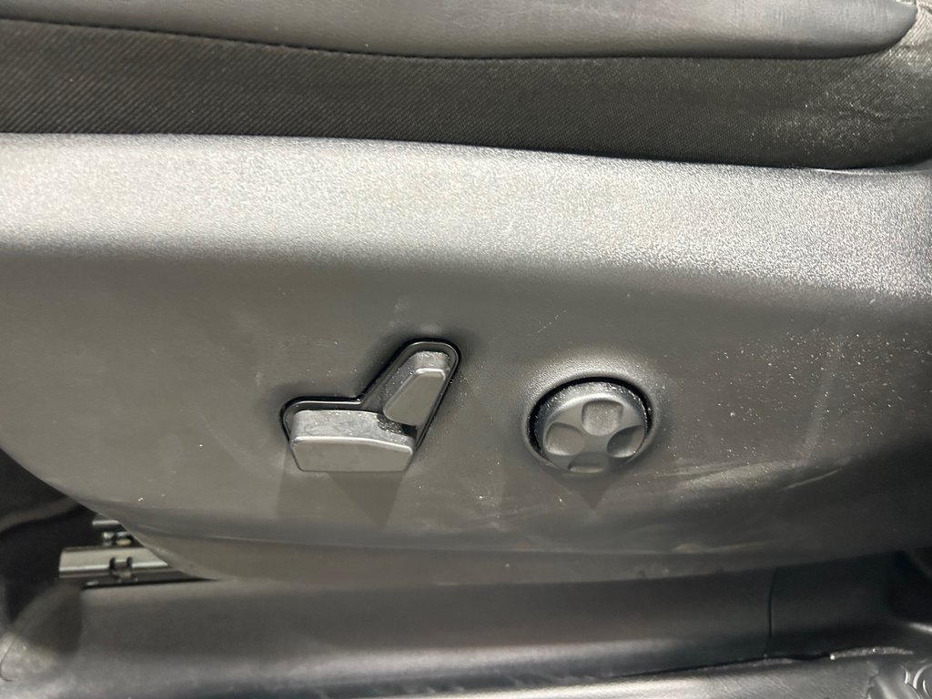 2024 Chrysler PACIFICA HYBRID PREMIUM S APPEARANCE in Grand-Sault and Edmunston, New Brunswick - 11 - w1024h768px