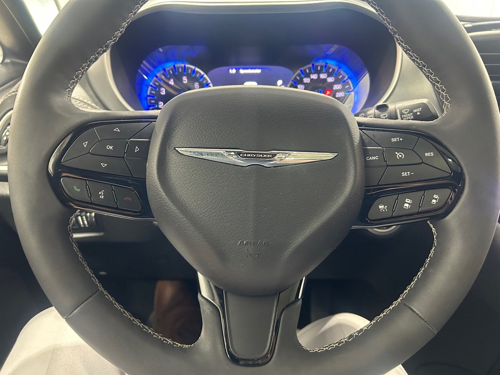 2024 Chrysler Pacifica TOURING-L in Grand-Sault and Edmunston, New Brunswick - 13 - w1024h768px