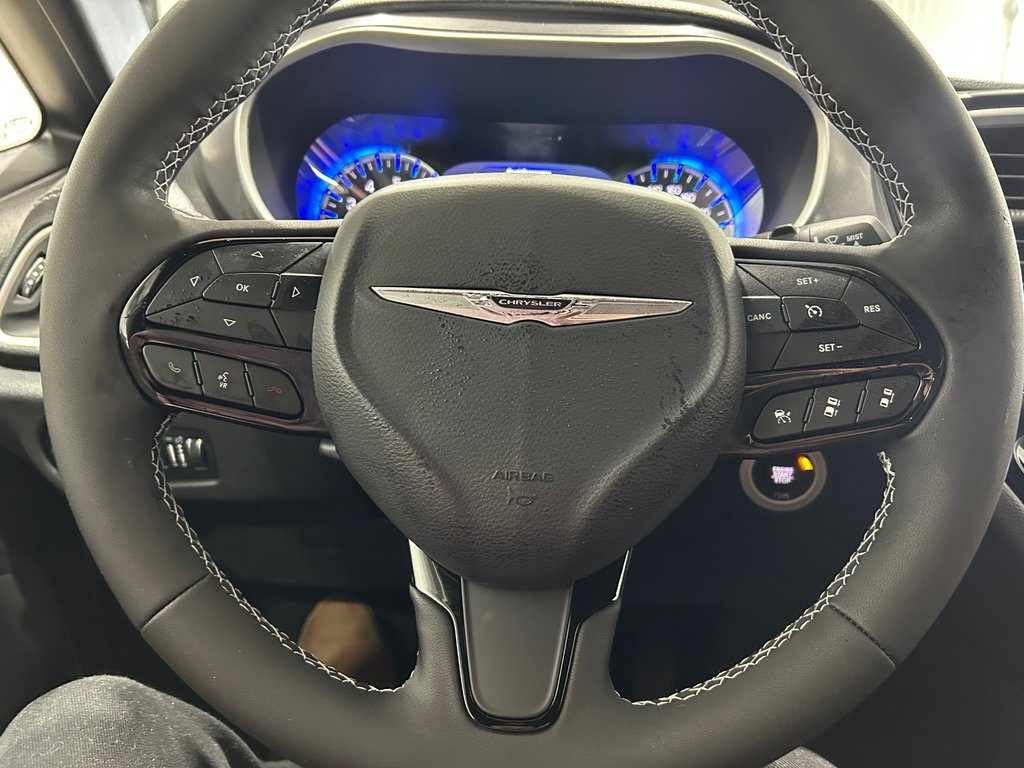 Chrysler Pacifica SELECT AWD 2026 à Grand-Sault et Edmunston, Nouveau-Brunswick - 11 - w1024h768px