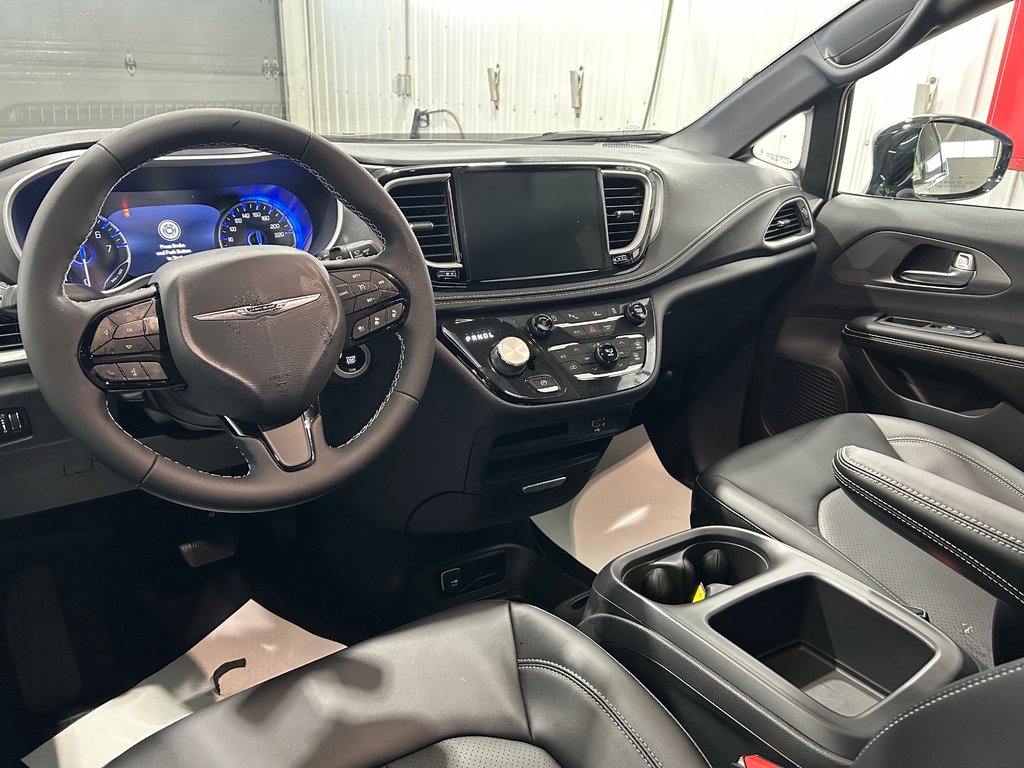Chrysler Pacifica SELECT AWD 2026 à Grand-Sault et Edmunston, Nouveau-Brunswick - 7 - w1024h768px