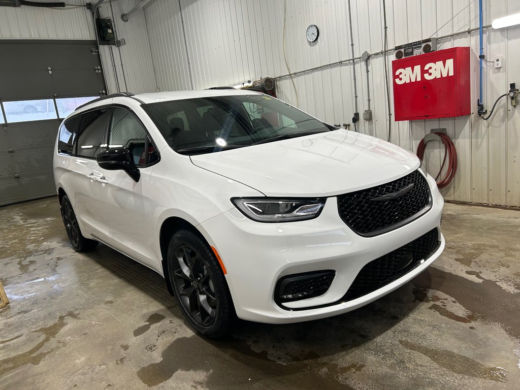 Chrysler Pacifica SELECT AWD 2026 à Grand-Sault et Edmunston, Nouveau-Brunswick - 3 - w1024h768px