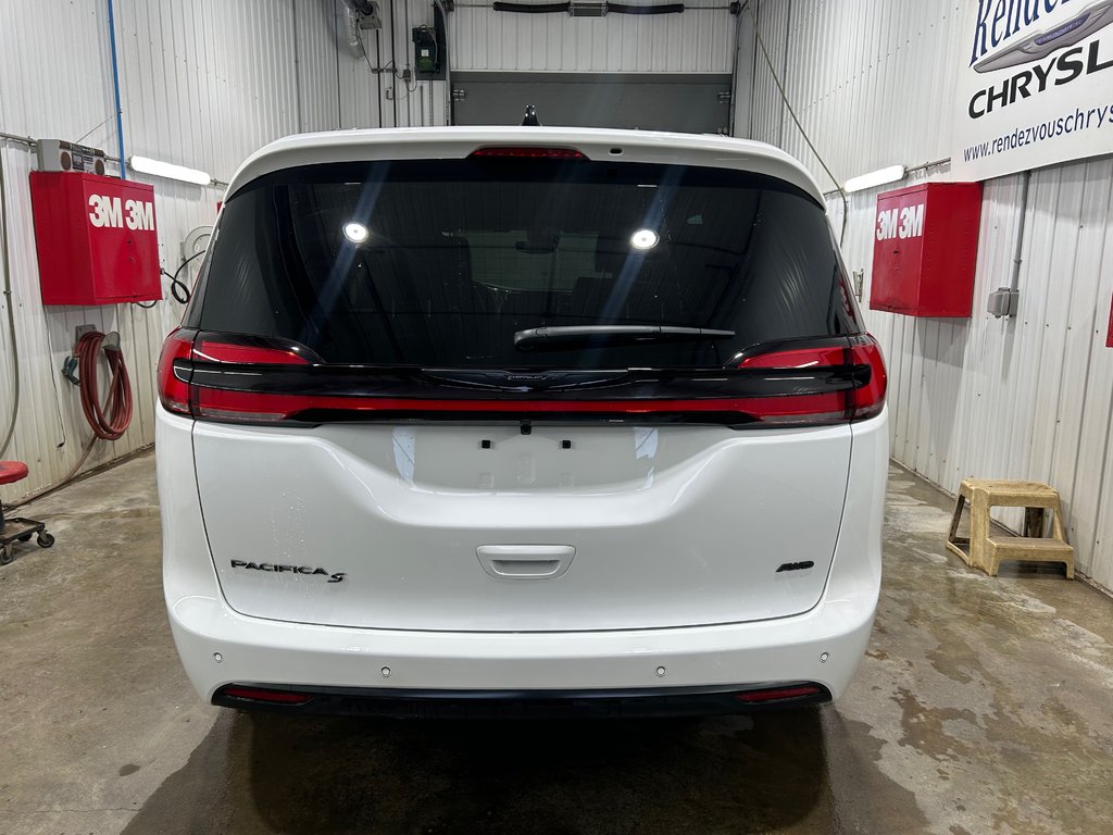 Chrysler Pacifica SELECT AWD 2026 à Grand-Sault et Edmunston, Nouveau-Brunswick - 5 - w1024h768px