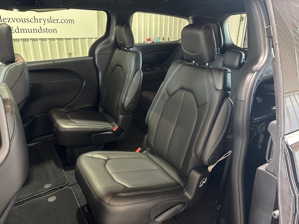 Chrysler Pacifica SELECT AWD 2027 à Grand-Sault et Edmunston, Nouveau-Brunswick - 7 - w1024h768px