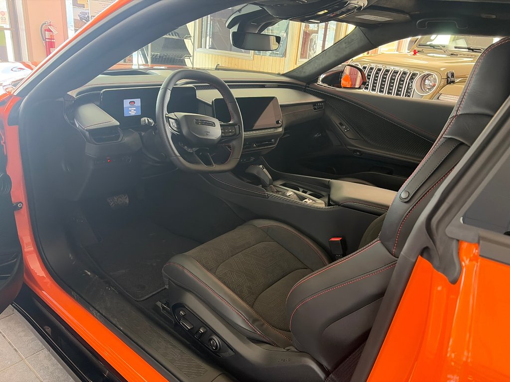 Dodge Charger 2-Doors SCAT PACK PLUS 2026 à Grand-Sault et Edmunston, Nouveau-Brunswick - 12 - w1024h768px