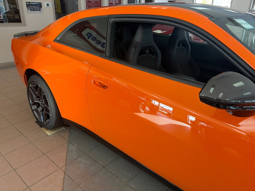 Dodge Charger 2-Doors SCAT PACK PLUS 2026 à Grand-Sault et Edmunston, Nouveau-Brunswick - 4 - w1024h768px