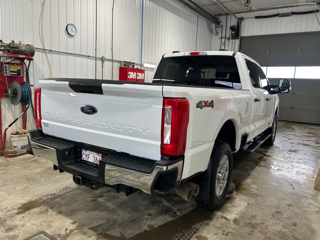 2024 Ford F250 in Grand-Sault and Edmunston, New Brunswick - 4 - w1024h768px