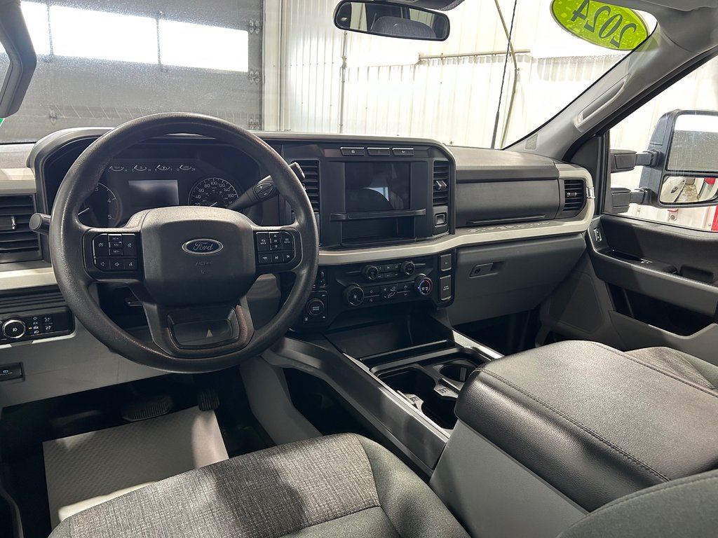 2024 Ford F250 in Grand-Sault and Edmunston, New Brunswick - 8 - w1024h768px