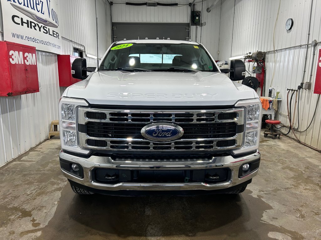 2024 Ford F250 in Grand-Sault and Edmunston, New Brunswick - 2 - w1024h768px