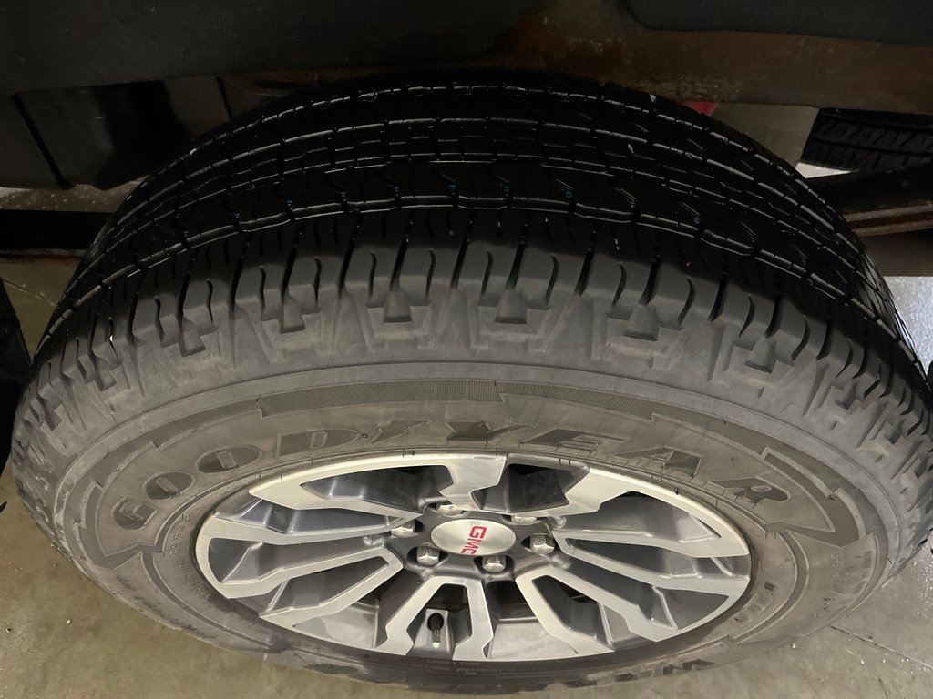 2019 GMC SIERRA 1500 AT4 in Grand-Sault and Edmunston, New Brunswick - 7 - w1024h768px