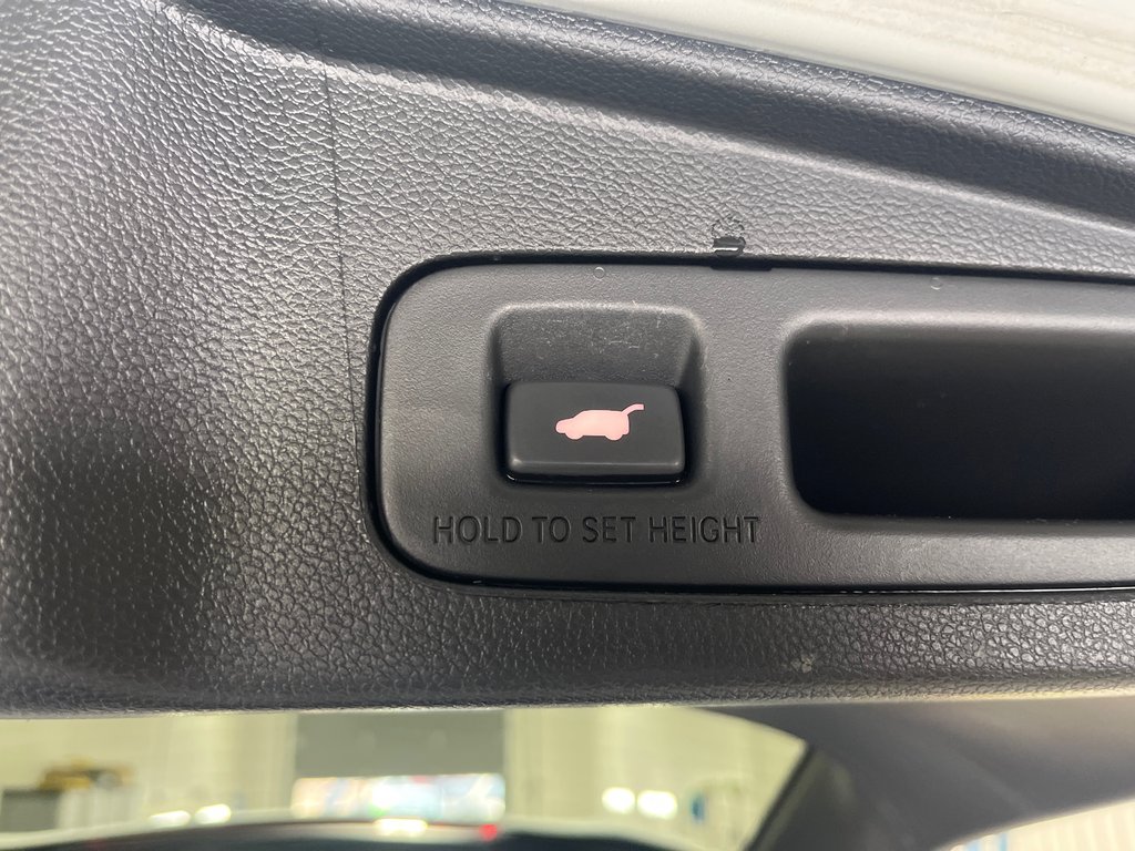 2022 Honda CR-V TOURING in Grand-Sault and Edmunston, New Brunswick - 10 - w1024h768px