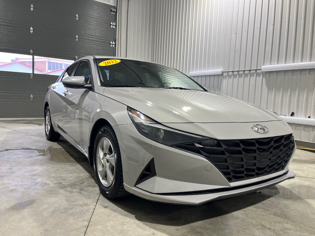 2022  Elantra Essential in Grand-Sault and Edmunston, New Brunswick - 3 - w1024h768px