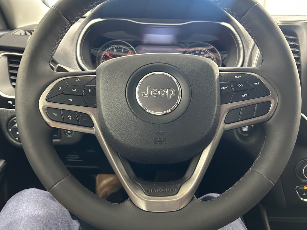 2022 Jeep CHEROKEE Altitude in Grand-Sault and Edmunston, New Brunswick - 12 - w1024h768px