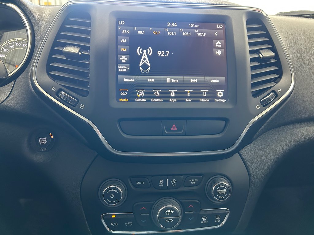 2022 Jeep CHEROKEE Altitude in Grand-Sault and Edmunston, New Brunswick - 14 - w1024h768px