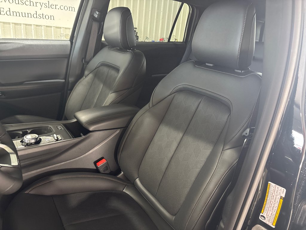 2026 Jeep Cherokee OVERLAND in Grand-Sault and Edmunston, New Brunswick - 9 - w1024h768px