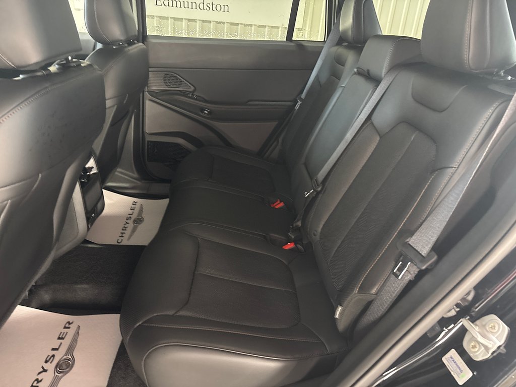 2026 Jeep Cherokee OVERLAND in Grand-Sault and Edmunston, New Brunswick - 8 - w1024h768px