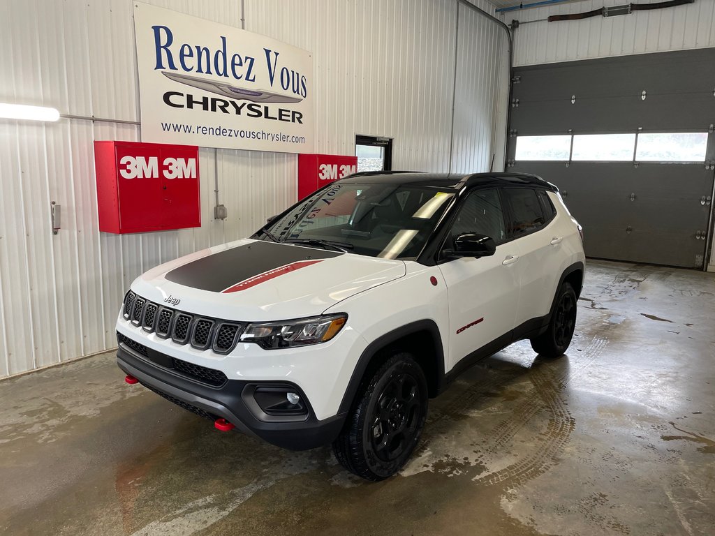 2023  Compass TRAILHAWK in Grand-Sault and Edmunston, New Brunswick - 1 - w1024h768px