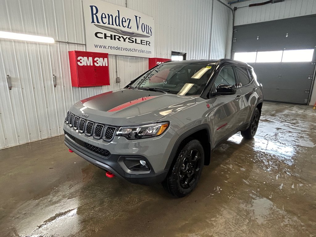 2024  Compass TRAILHAWK in Grand-Sault and Edmunston, New Brunswick - 1 - w1024h768px