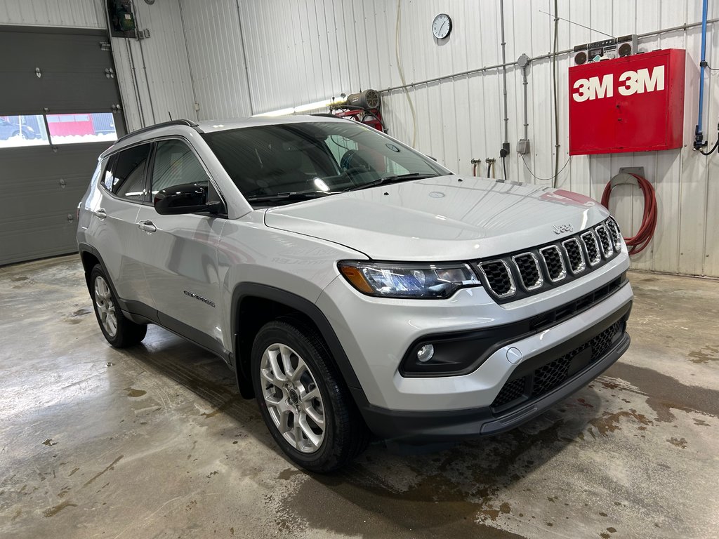 2025 Jeep Compass NORTH in Grand-Sault and Edmunston, New Brunswick - 3 - w1024h768px