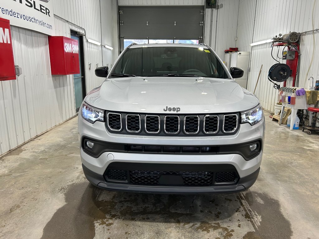 2025 Jeep Compass NORTH in Grand-Sault and Edmunston, New Brunswick - 2 - w1024h768px