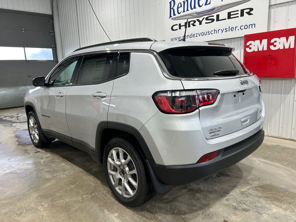 2025 Jeep Compass NORTH in Grand-Sault and Edmunston, New Brunswick - 6 - w1024h768px