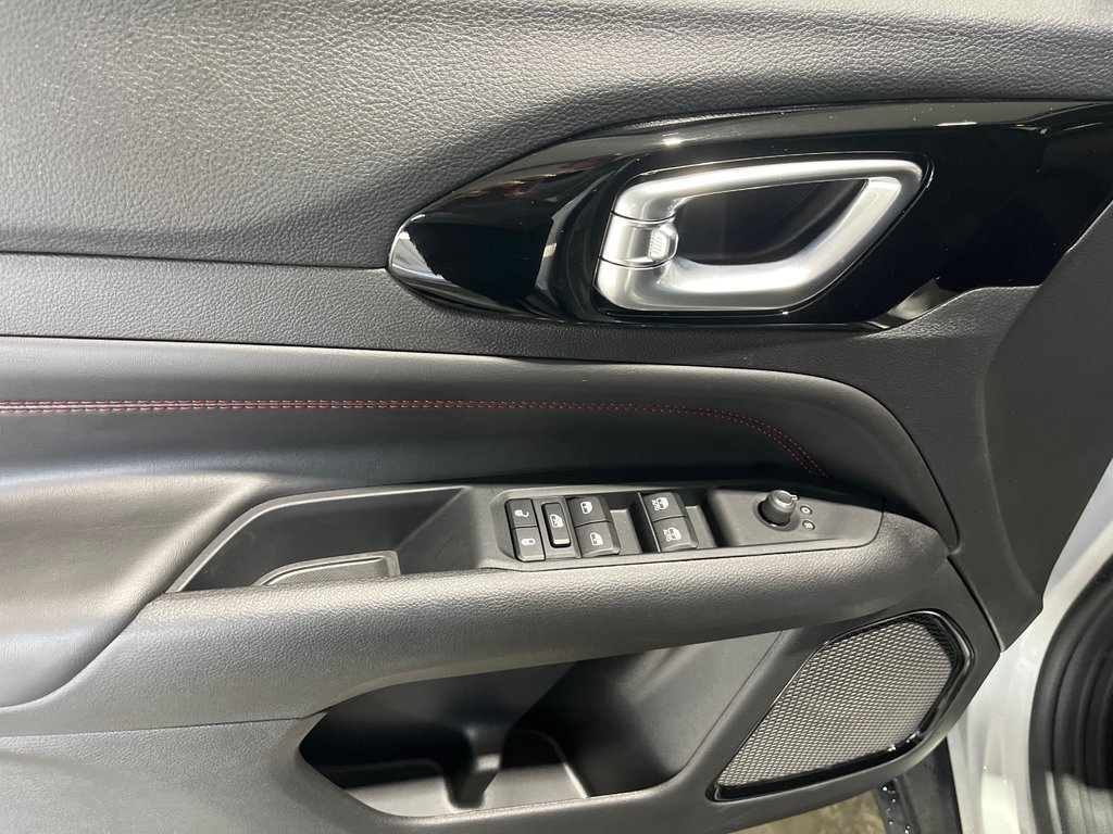 2025 Jeep Compass TRAILHAWK in Grand-Sault and Edmunston, New Brunswick - 11 - w1024h768px