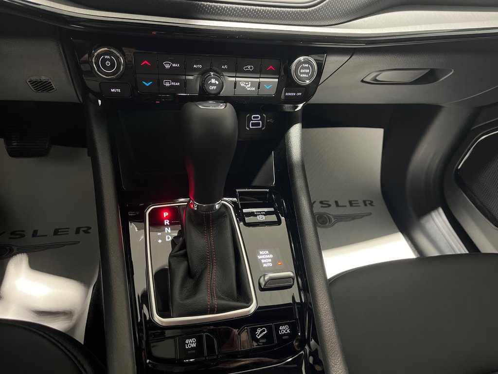 2025 Jeep Compass TRAILHAWK in Grand-Sault and Edmunston, New Brunswick - 16 - w1024h768px