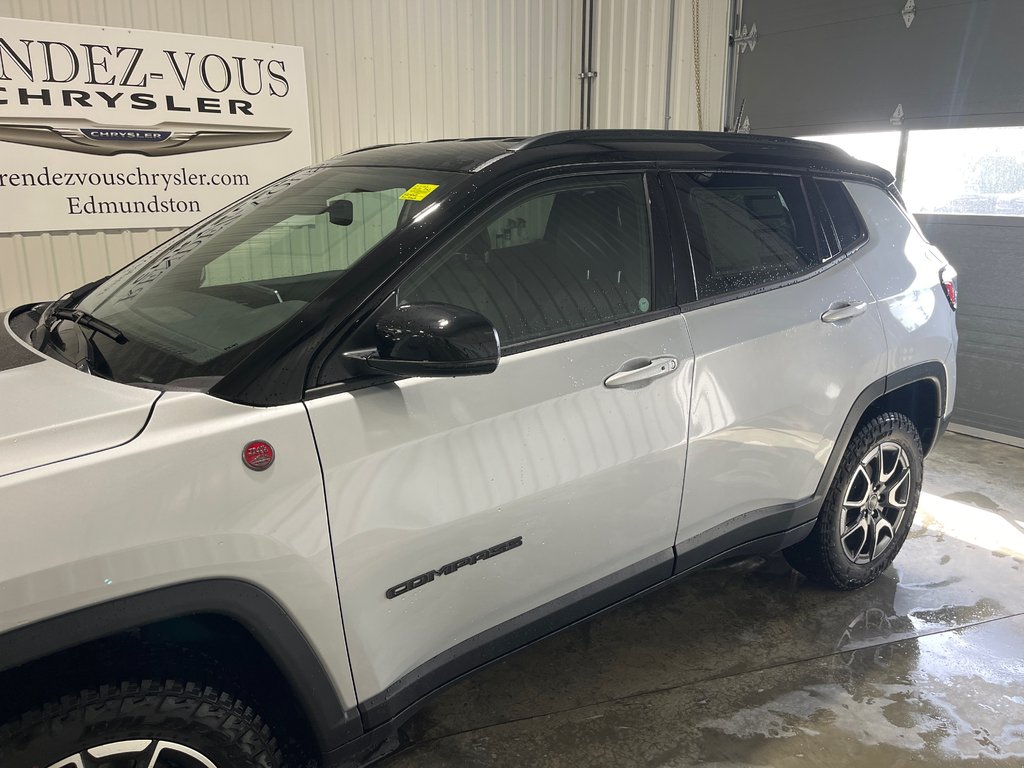 2025 Jeep Compass TRAILHAWK in Grand-Sault and Edmunston, New Brunswick - 7 - w1024h768px