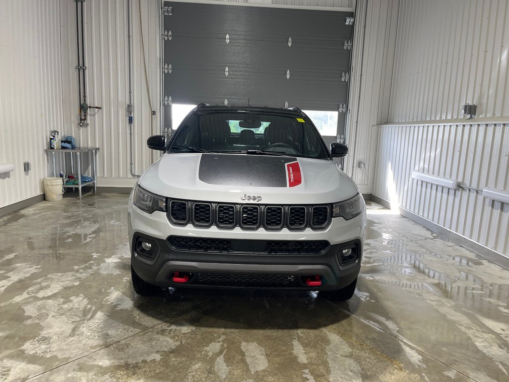 2025 Jeep Compass TRAILHAWK in Grand-Sault and Edmunston, New Brunswick - 2 - w1024h768px