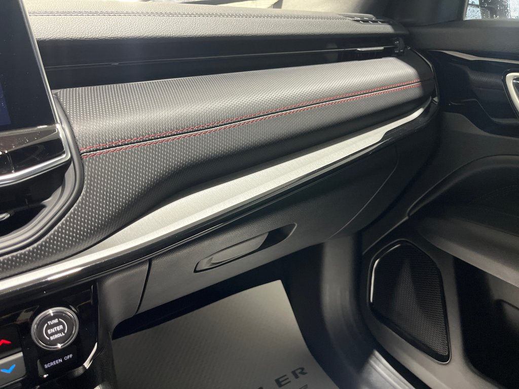 2025 Jeep Compass TRAILHAWK in Grand-Sault and Edmunston, New Brunswick - 17 - w1024h768px