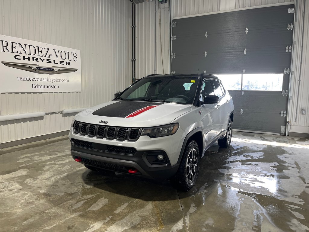 2025 Jeep Compass TRAILHAWK in Grand-Sault and Edmunston, New Brunswick - 1 - w1024h768px