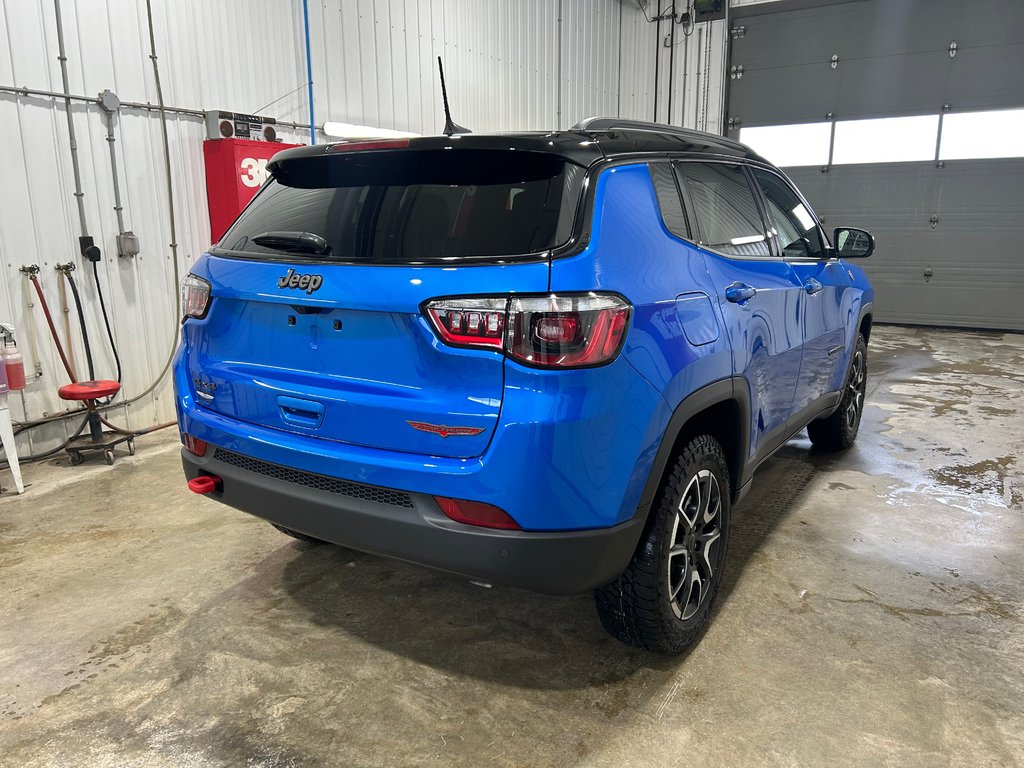 2026 Jeep Compass TRAILHAWK in Grand-Sault and Edmunston, New Brunswick - 4 - w1024h768px