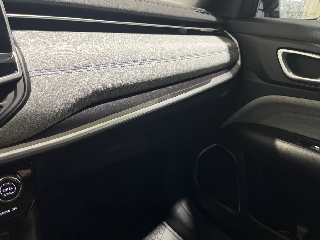 2026 Jeep Compass SPORT in Grand-Sault and Edmunston, New Brunswick - 16 - w1024h768px