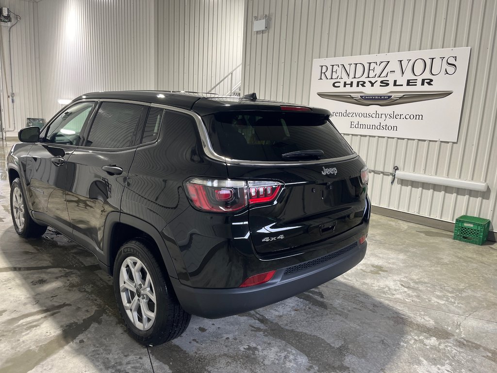 2026 Jeep Compass SPORT in Grand-Sault and Edmunston, New Brunswick - 6 - w1024h768px