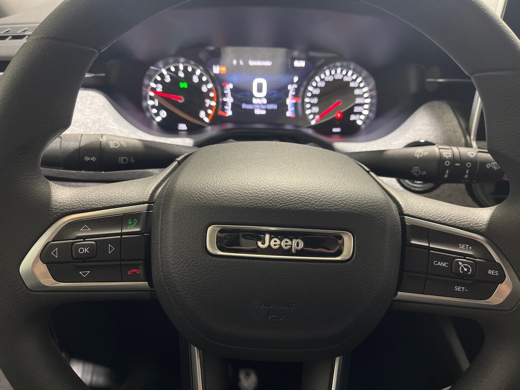 2026 Jeep Compass SPORT in Grand-Sault and Edmunston, New Brunswick - 13 - w1024h768px