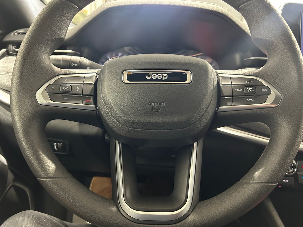 2026 Jeep Compass SPORT in Grand-Sault and Edmunston, New Brunswick - 11 - w1024h768px
