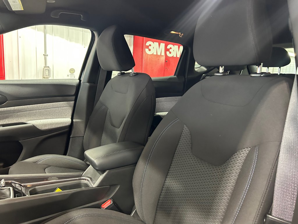 2026 Jeep Compass SPORT in Grand-Sault and Edmunston, New Brunswick - 10 - w1024h768px