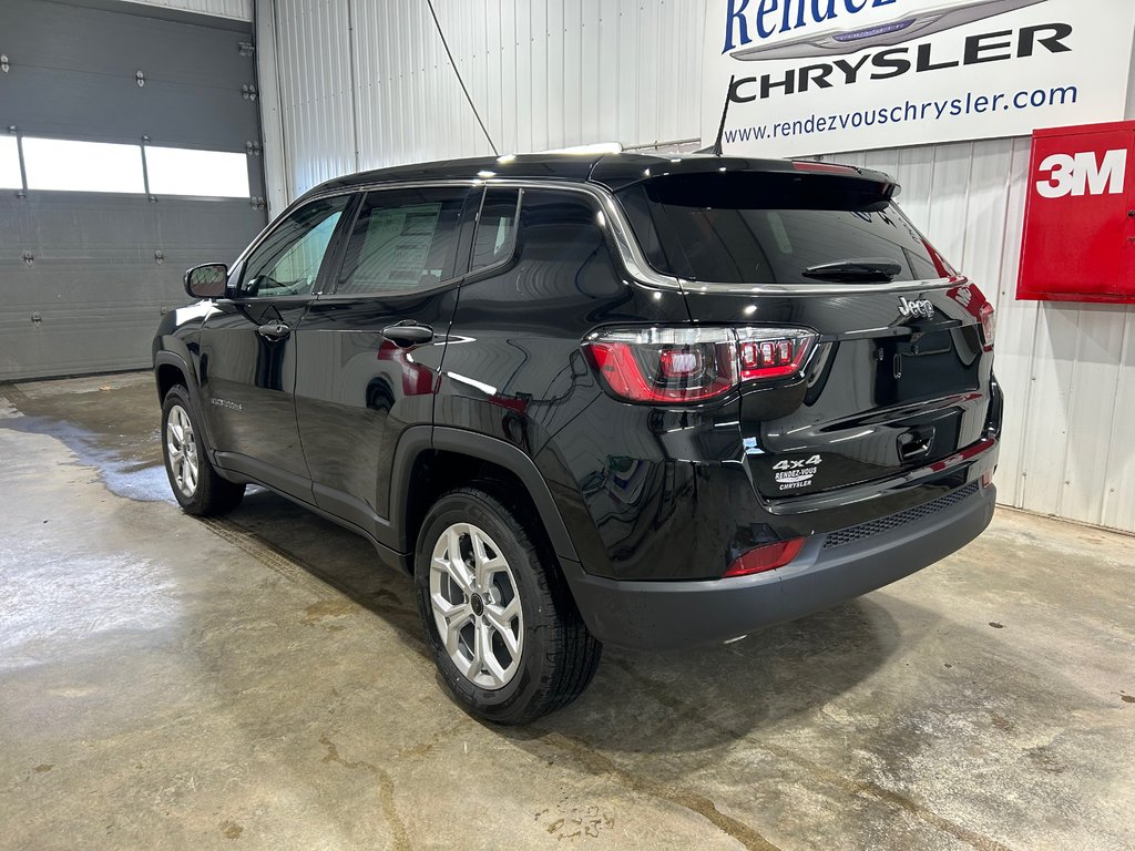 2026 Jeep Compass SPORT in Grand-Sault and Edmunston, New Brunswick - 6 - w1024h768px