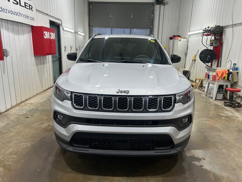 2026 Jeep Compass NORTH in Grand-Sault and Edmunston, New Brunswick - 2 - w1024h768px
