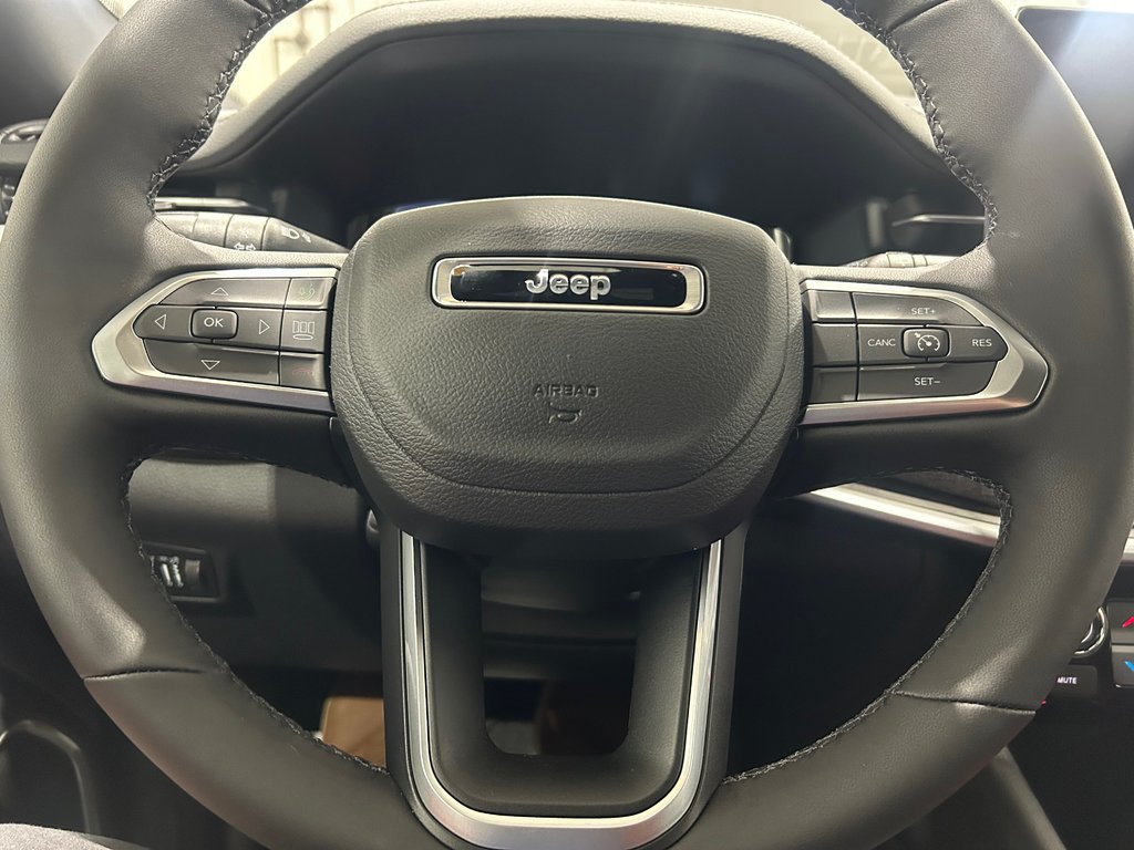 2026 Jeep Compass NORTH in Grand-Sault and Edmunston, New Brunswick - 10 - w1024h768px
