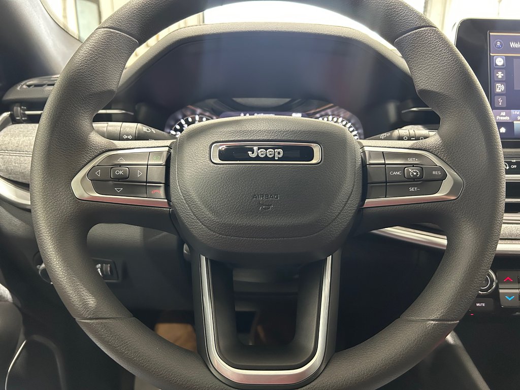 2026 Jeep Compass SPORT in Grand-Sault and Edmunston, New Brunswick - 10 - w1024h768px