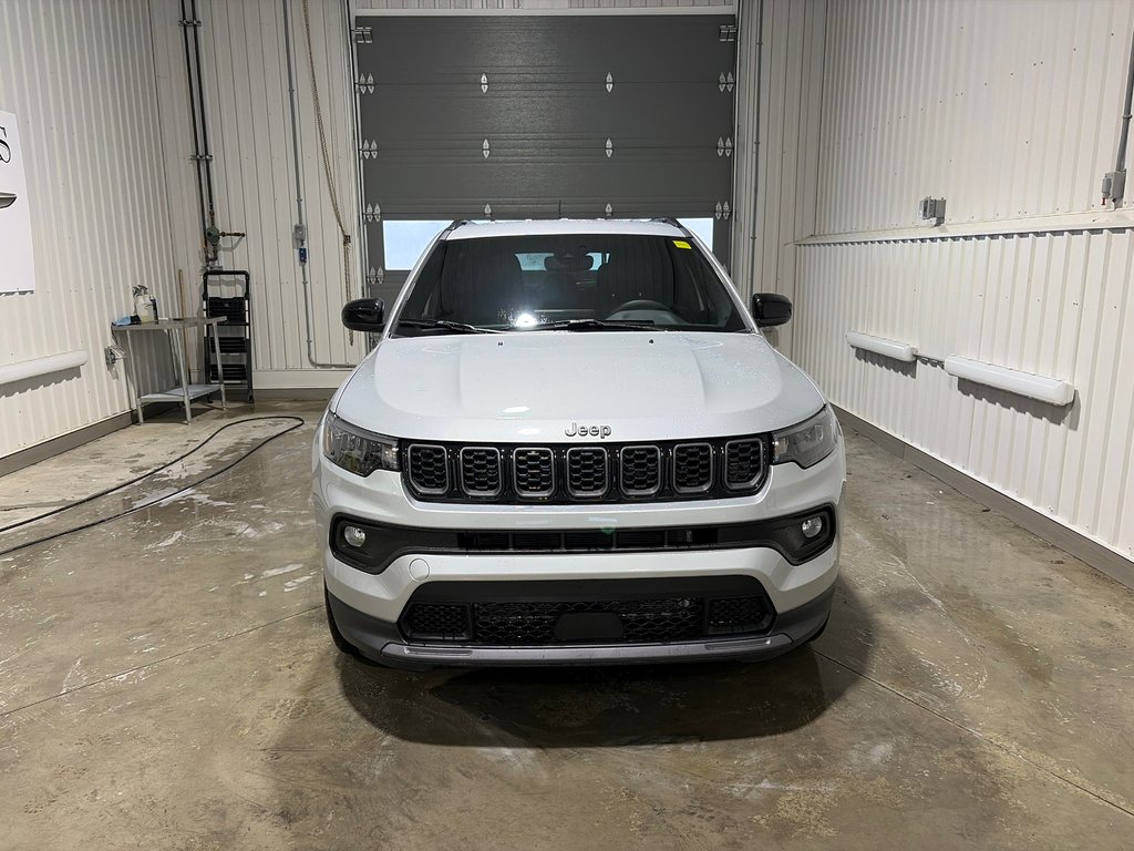2026 Jeep Compass NORTH in Grand-Sault and Edmunston, New Brunswick - 2 - w1024h768px