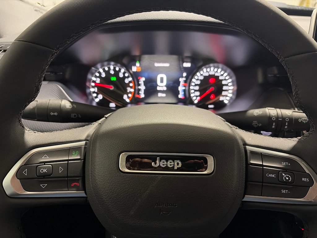 2026 Jeep Compass NORTH in Grand-Sault and Edmunston, New Brunswick - 15 - w1024h768px