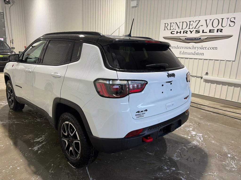 2026 Jeep Compass TRAILHAWK in Grand-Sault and Edmunston, New Brunswick - 6 - w1024h768px