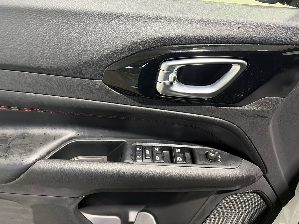 2026 Jeep Compass TRAILHAWK in Grand-Sault and Edmunston, New Brunswick - 12 - w1024h768px