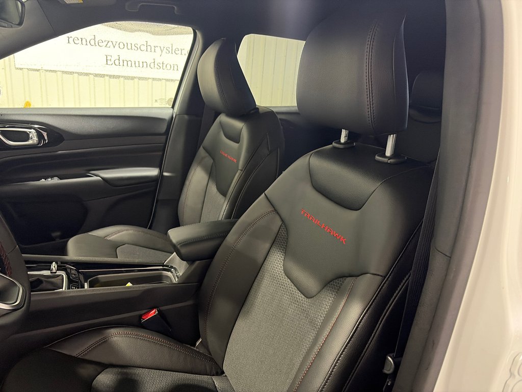 2026 Jeep Compass TRAILHAWK in Grand-Sault and Edmunston, New Brunswick - 14 - w1024h768px