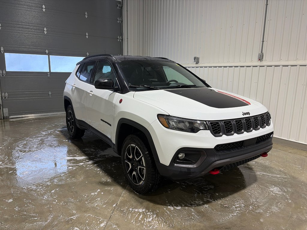 2026 Jeep Compass TRAILHAWK in Grand-Sault and Edmunston, New Brunswick - 3 - w1024h768px