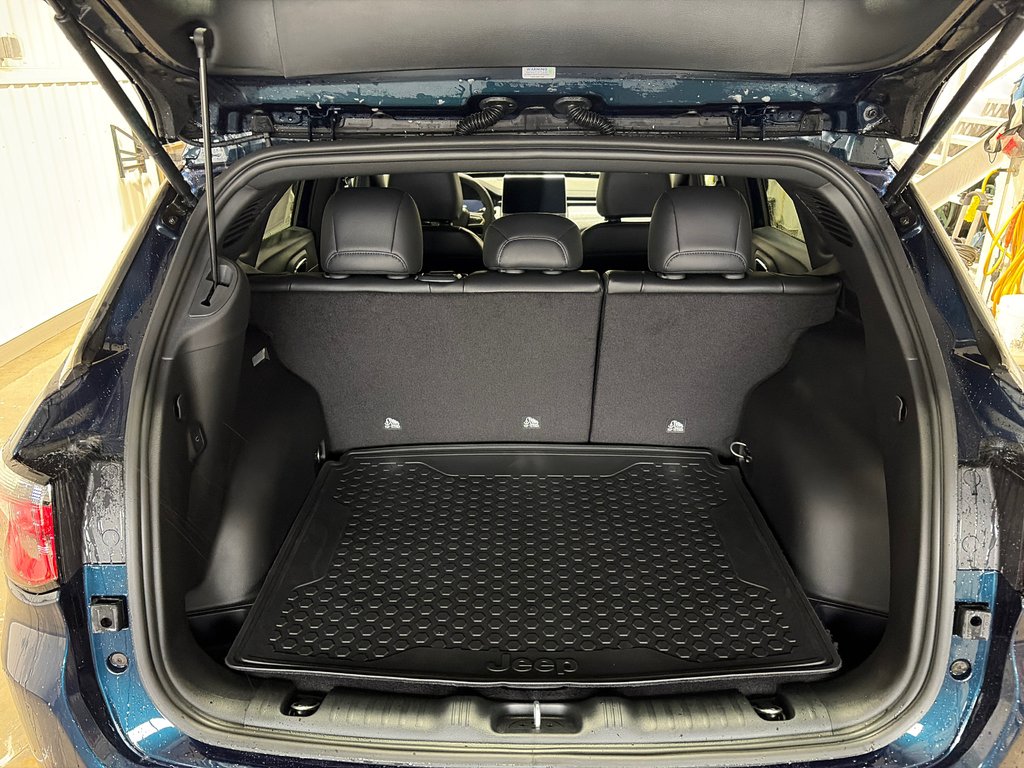 2026 Jeep Compass NORTH in Grand-Sault and Edmunston, New Brunswick - 8 - w1024h768px