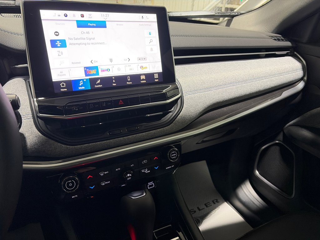 2026 Jeep Compass NORTH in Grand-Sault and Edmunston, New Brunswick - 14 - w1024h768px